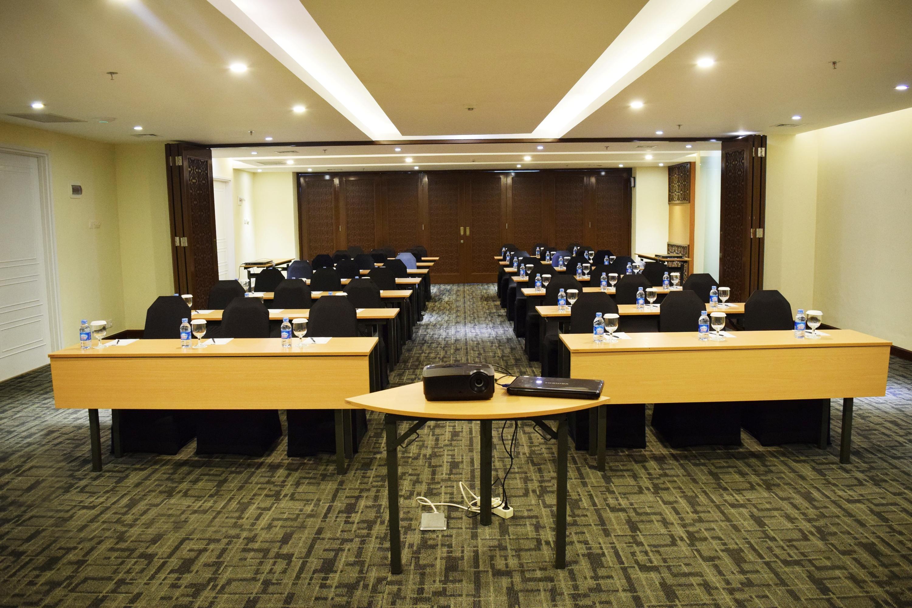 Swiss-Belhotel Lampung Bandar Lampung Exterior photo