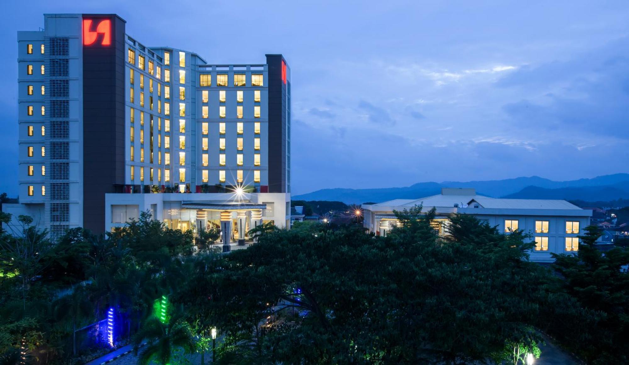 Swiss-Belhotel Lampung Bandar Lampung Exterior photo